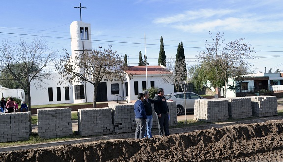Comenzó la colocación de pavimento articulado en barrio Central Argentino