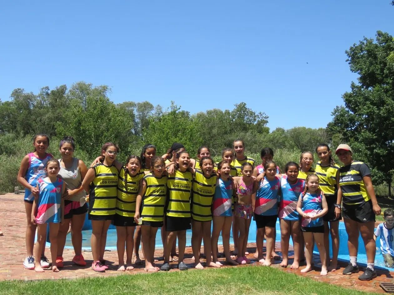Hockey: Actividad para las infantiles de Ross, y carlotenses campeones en Villa María